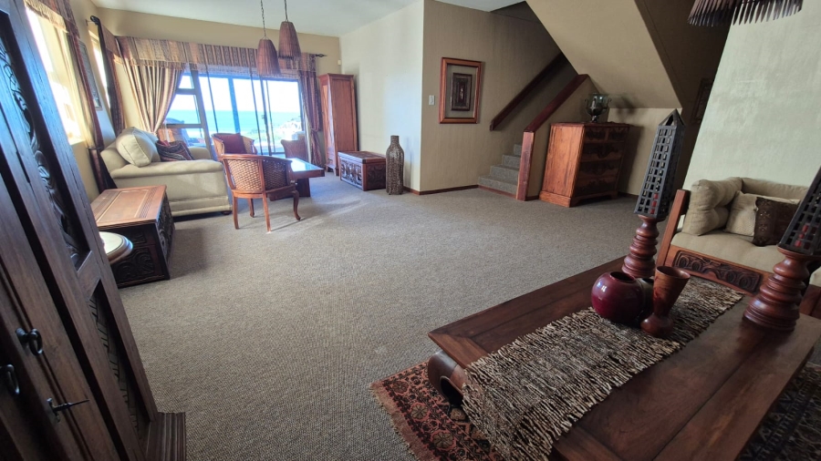To Let 3 Bedroom Property for Rent in Wavecrest Eastern Cape